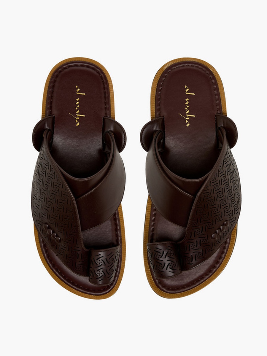 Men Textured Arabic Sandals 