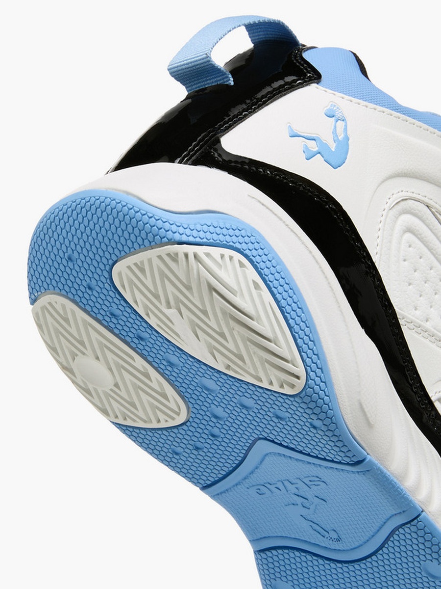 Men Lace-Up Basketball Shoes