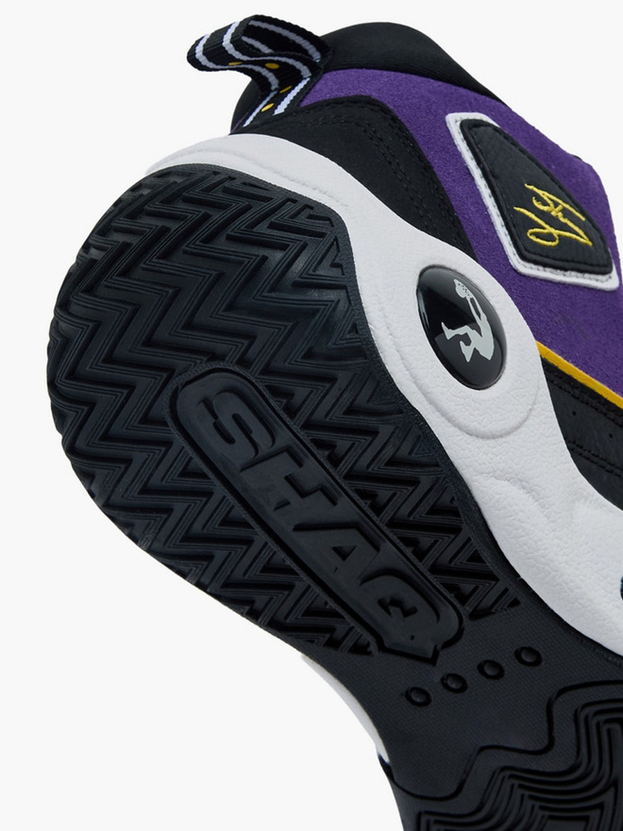 Men Lace-Up Basketball Shoes