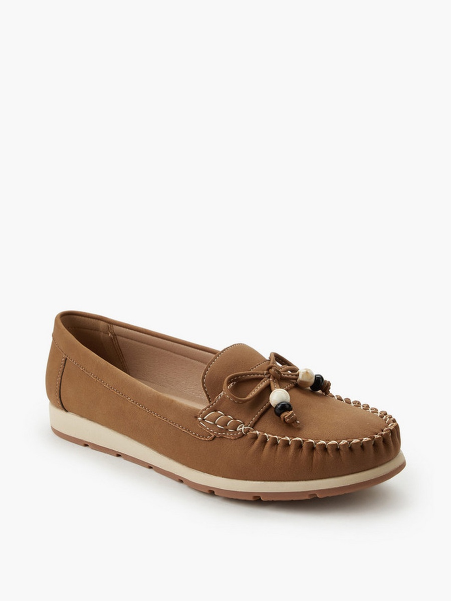 Women Beaded Bow Moccasins