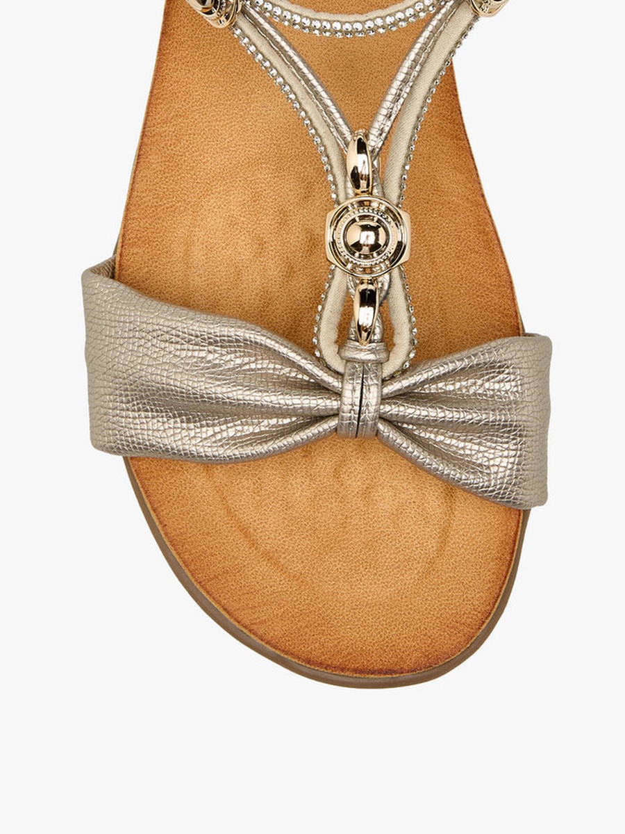 Women Metallic Accent Strap Sandals