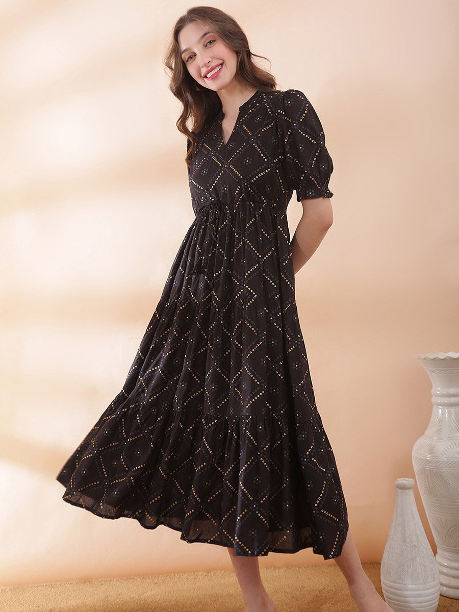 Black Bandhani Print Puff Sleeves Tiered Midi Dress For Women at Bahrain |  Styli