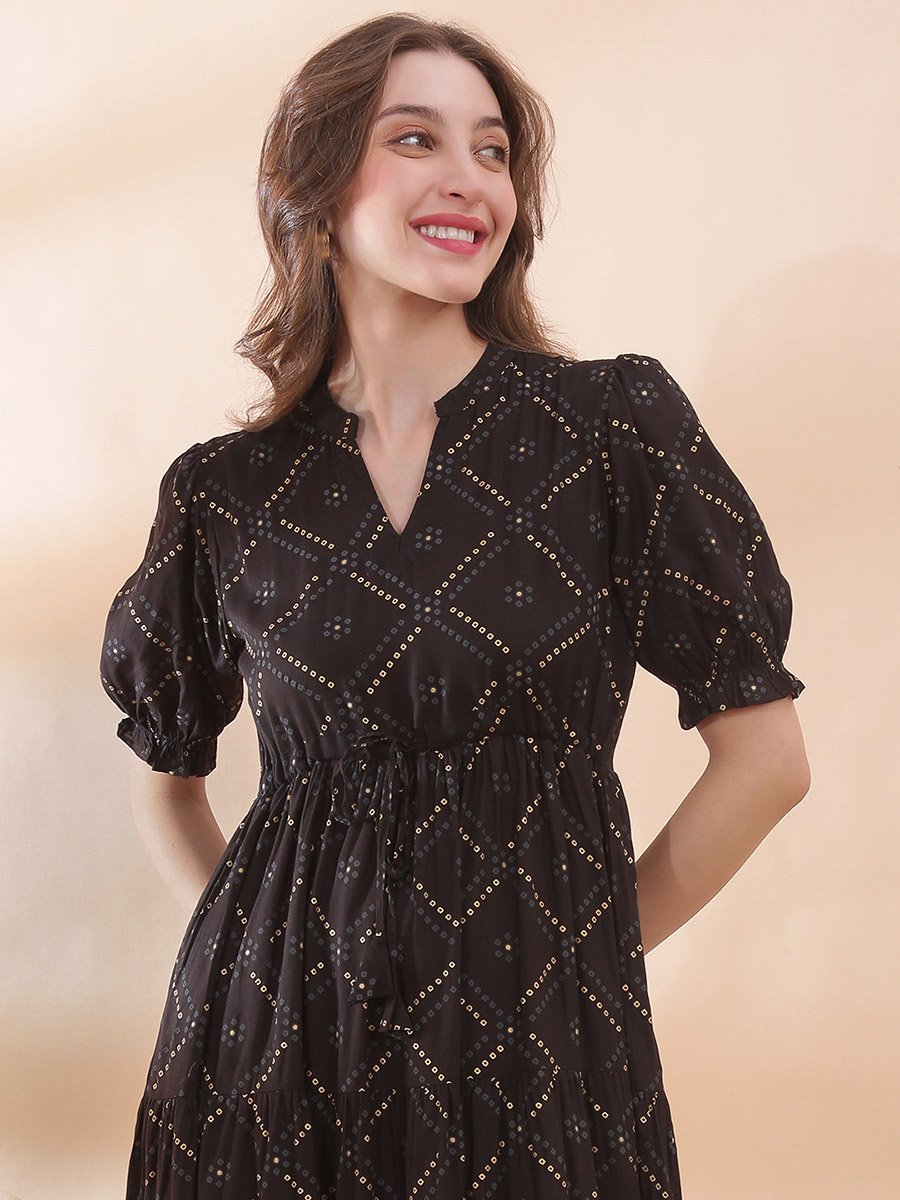 Black Bandhani Print Puff Sleeves Tiered Midi Dress For Women at Bahrain |  Styli
