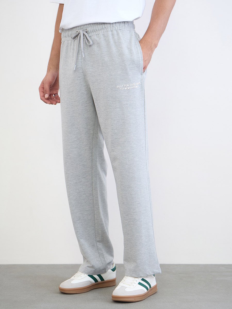 Men HD Printed Oversized Joggers with Patch Pocket
