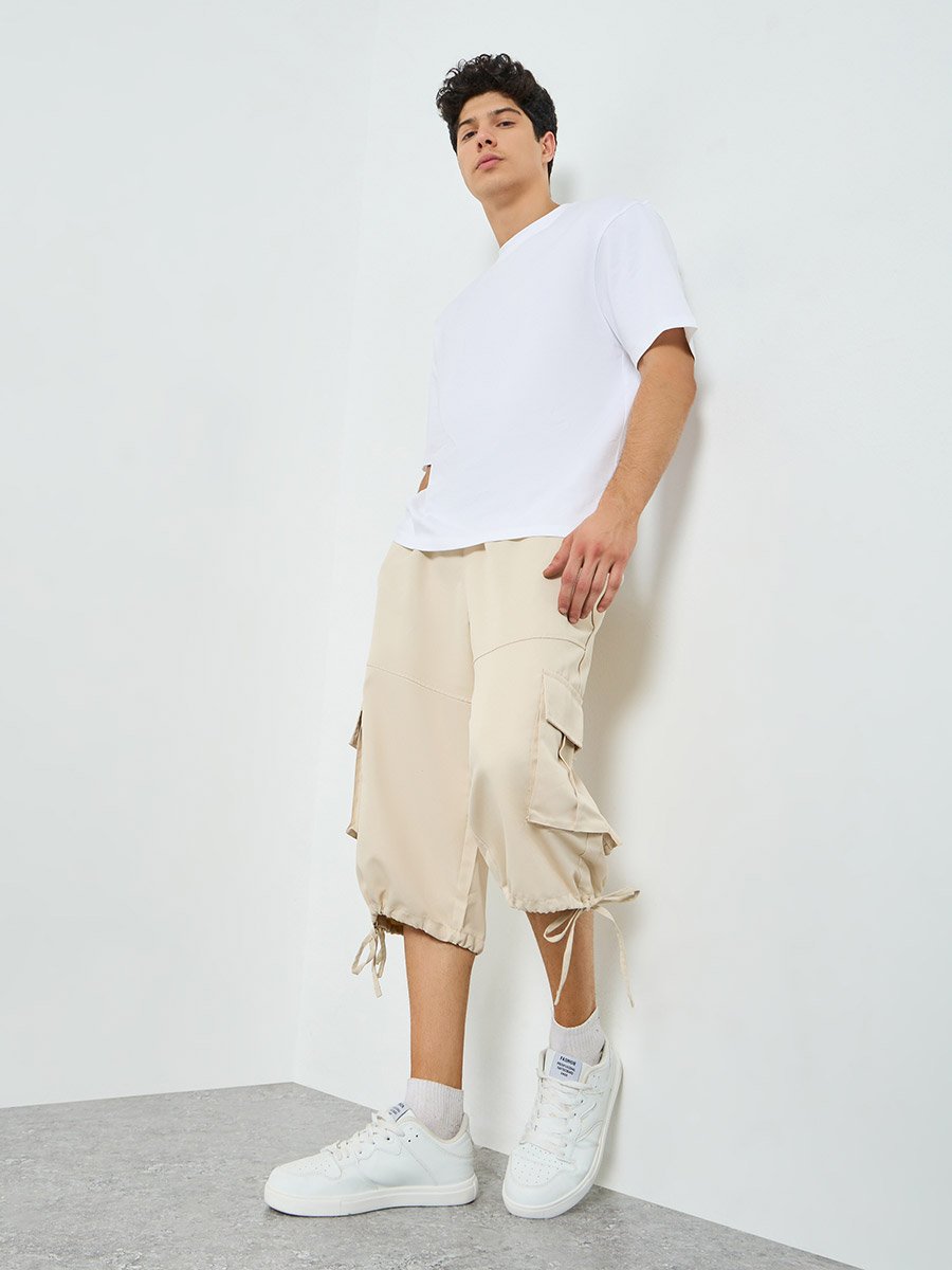 Men Beige Cargo Capri Pants with Drawstring