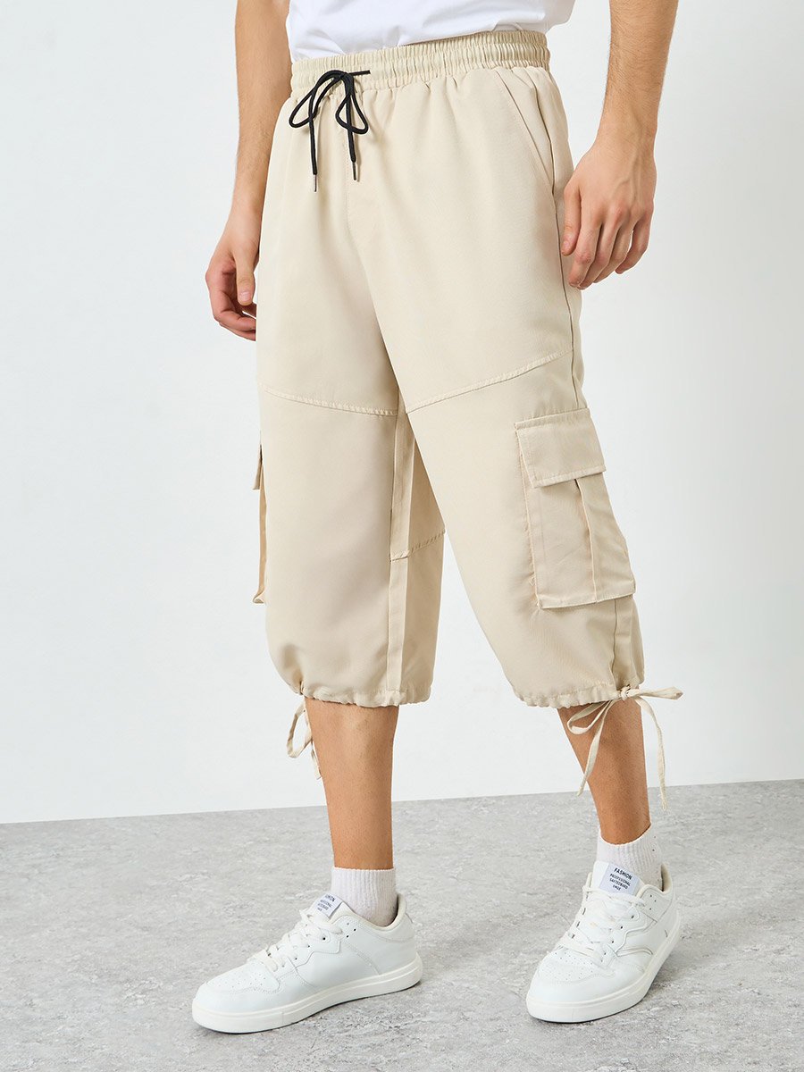 Men Beige Cargo Capri Pants with Drawstring