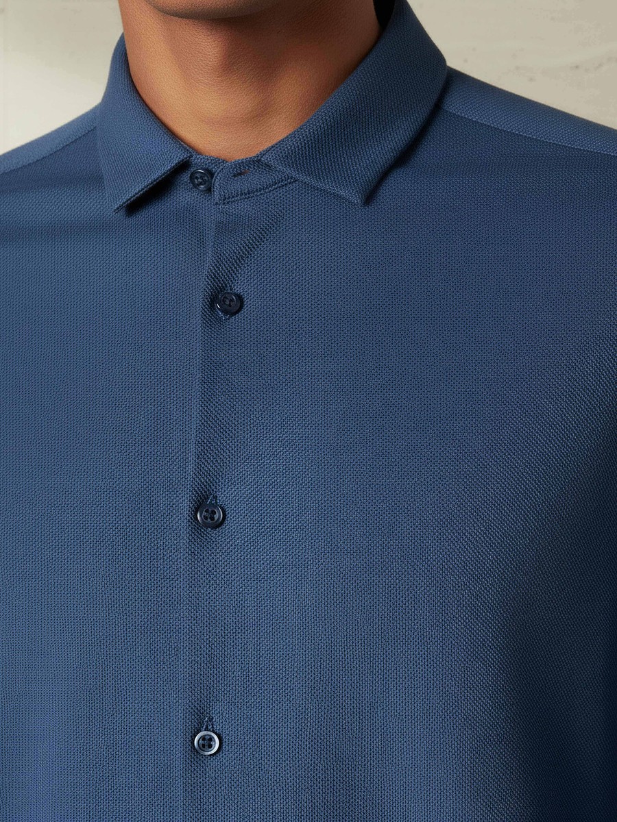 Men Slim Fit Collared Textured Long Sleeves Shirt