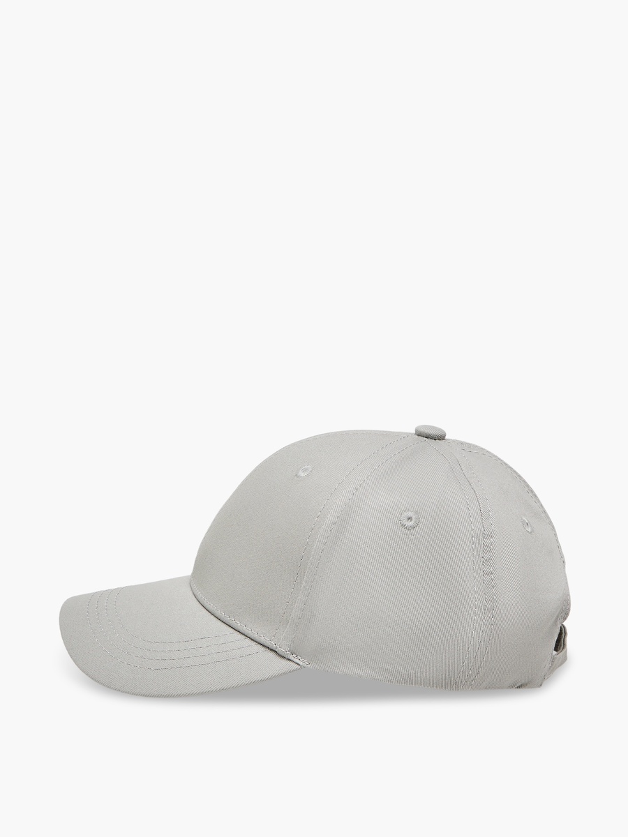 Men Cap with Buckled Strap Closure
