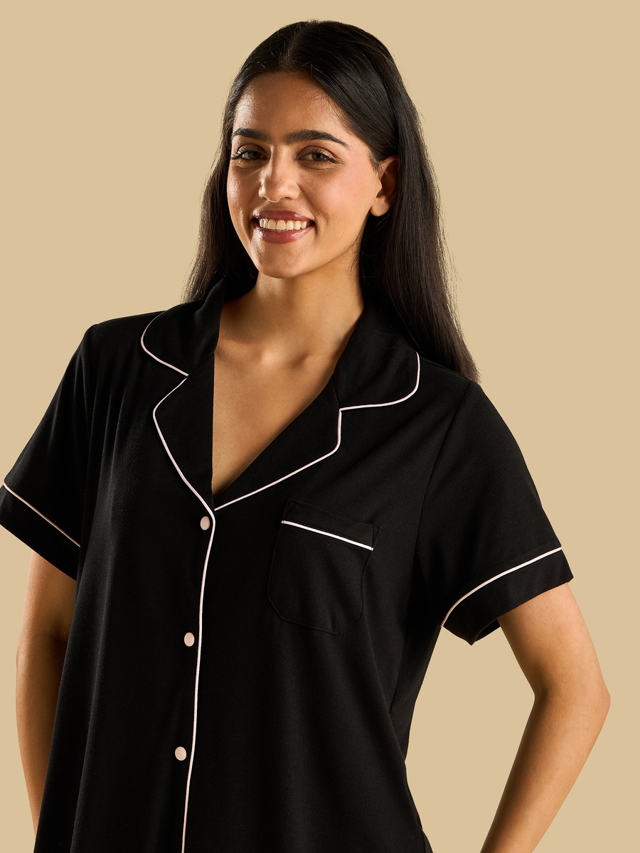 Contrast Piping Accent Sleepshirt