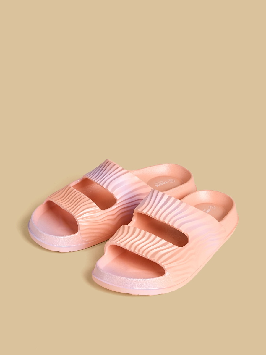 Textured Beach Slippers