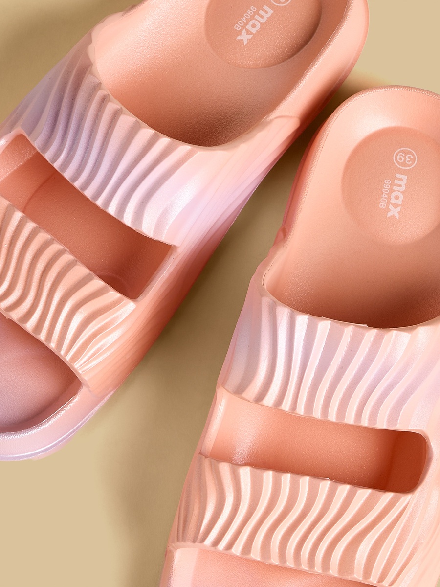 Textured Beach Slippers