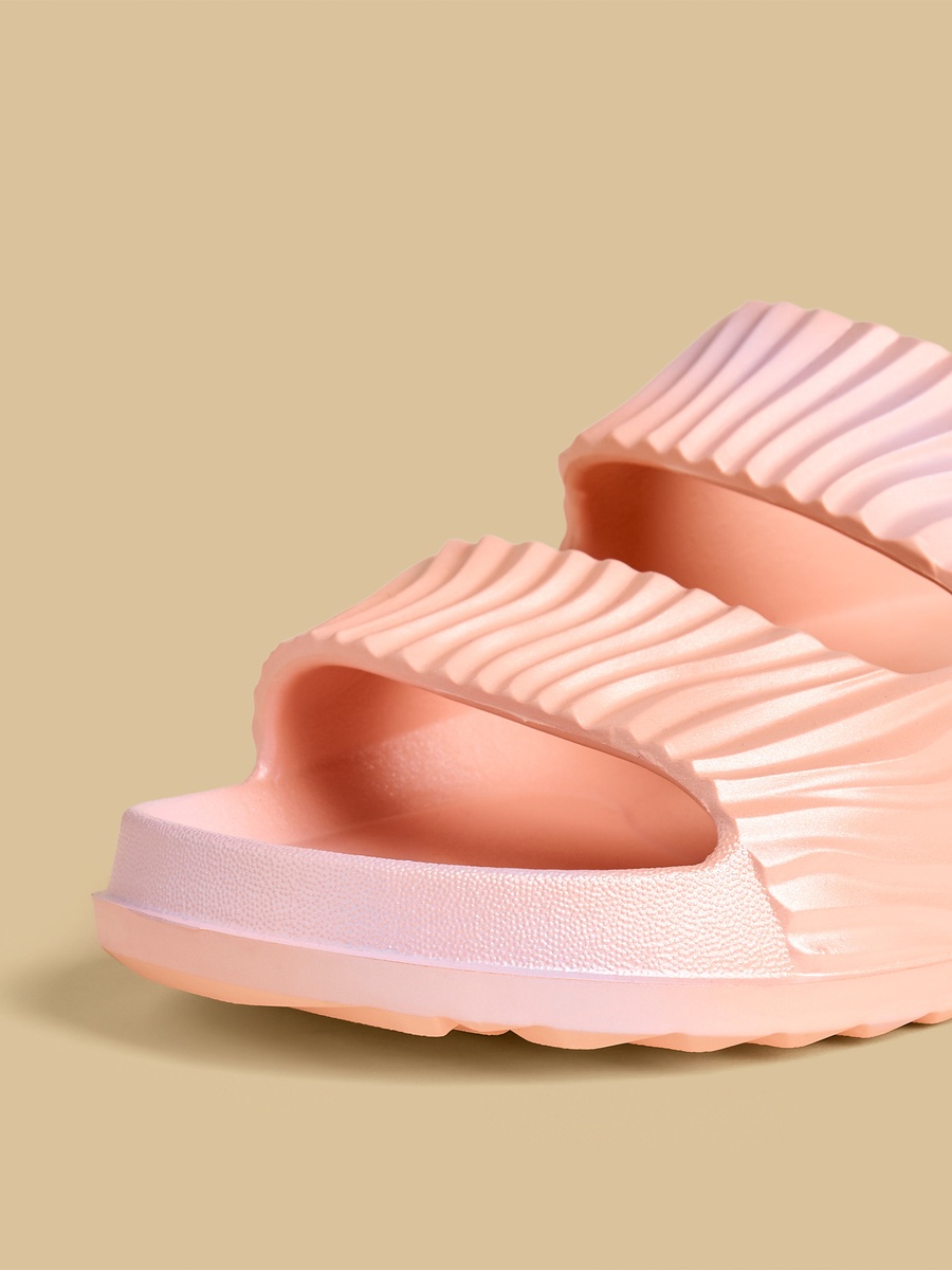 Textured Beach Slippers