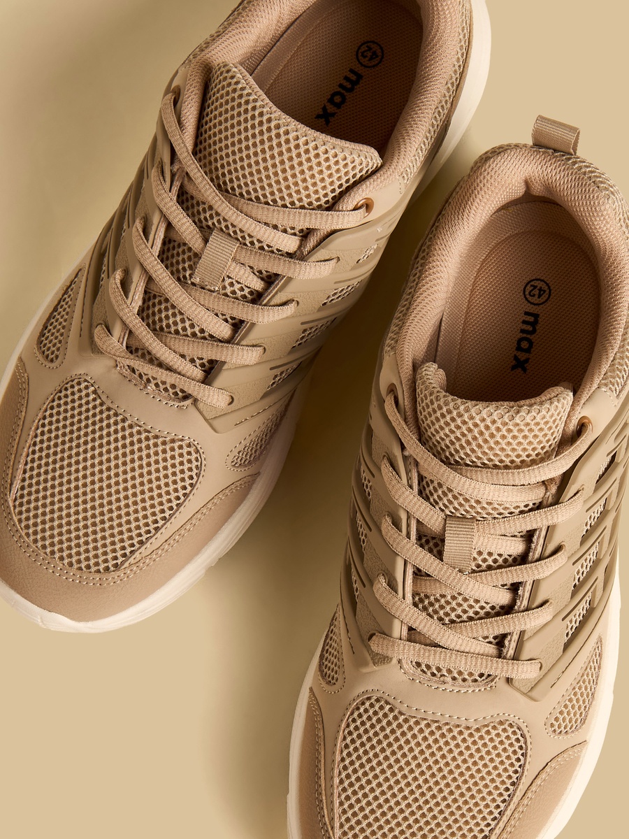 Panelled Sports Shoes With Lace-Up Closure