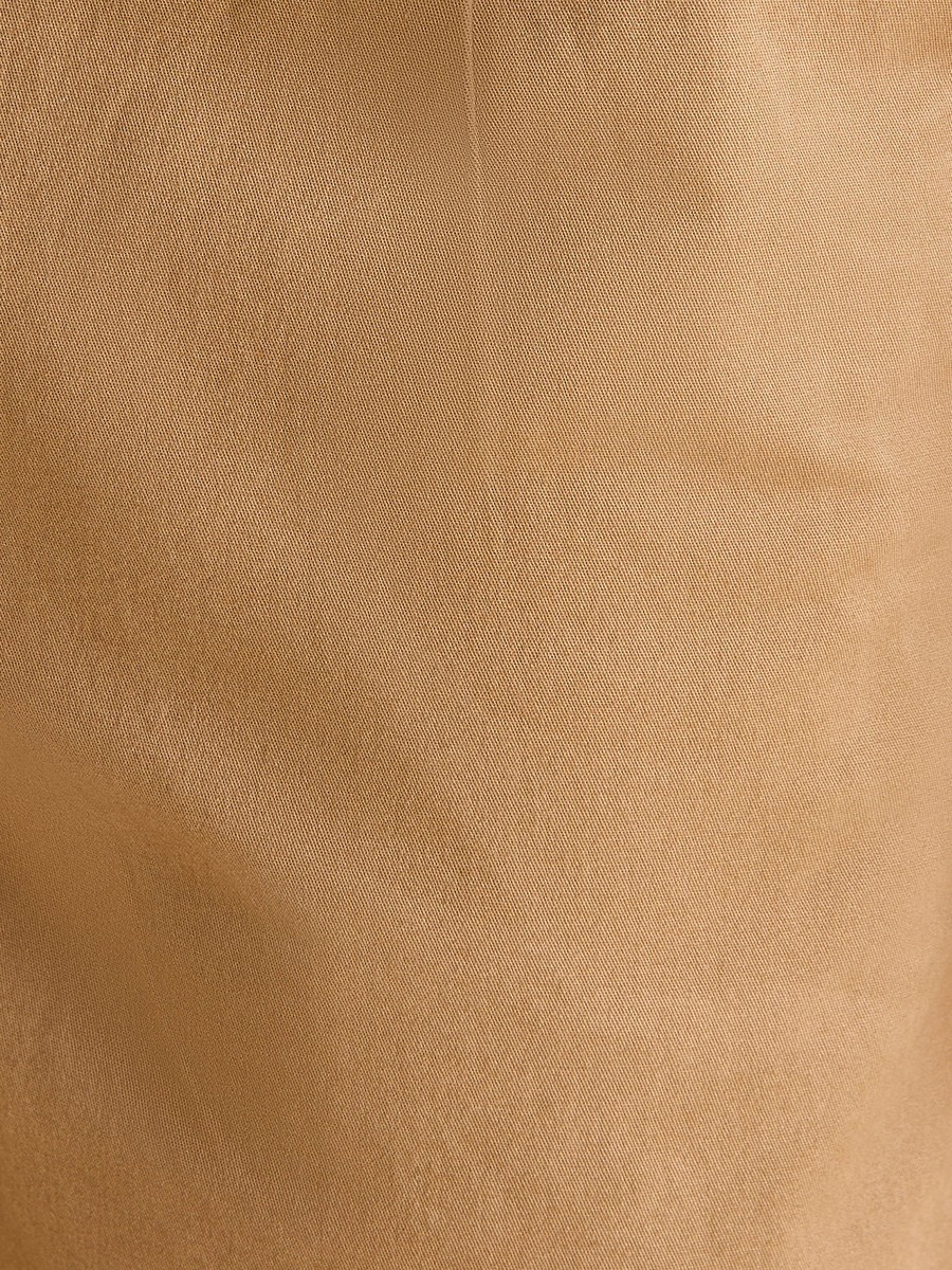 Relaxed Fit Pleated Chinos