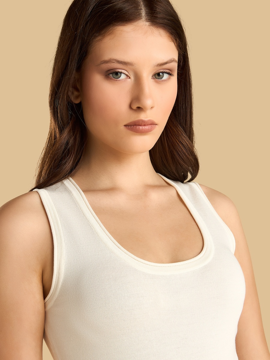 Textured Scoop Neck Tank Top