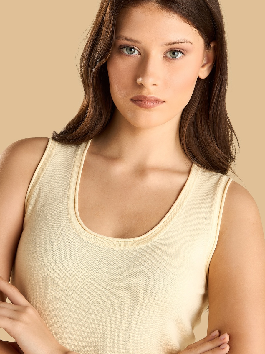 Textured Scoop Neck Tank Top