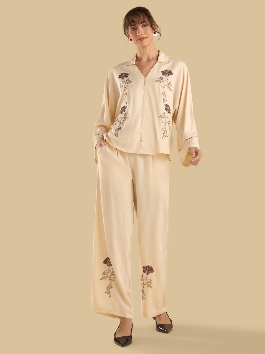 Floral Embellished Linen Blend Pants