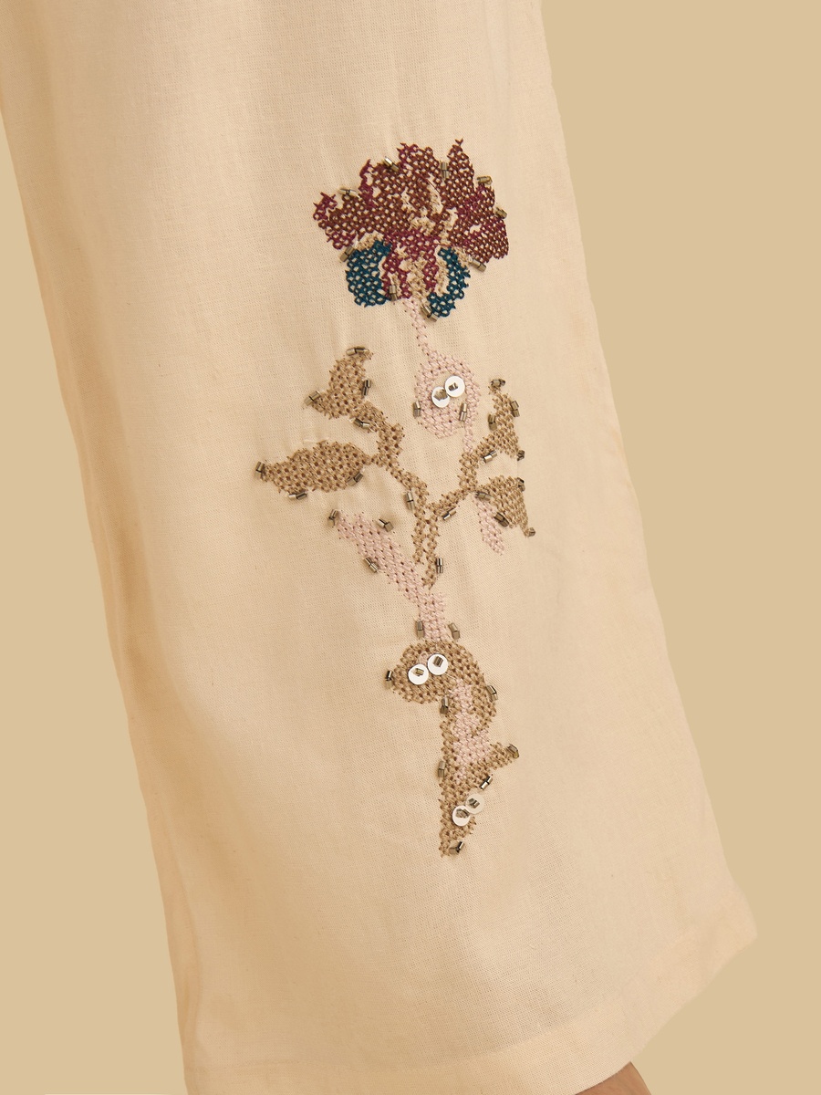 Floral Embellished Linen Blend Pants