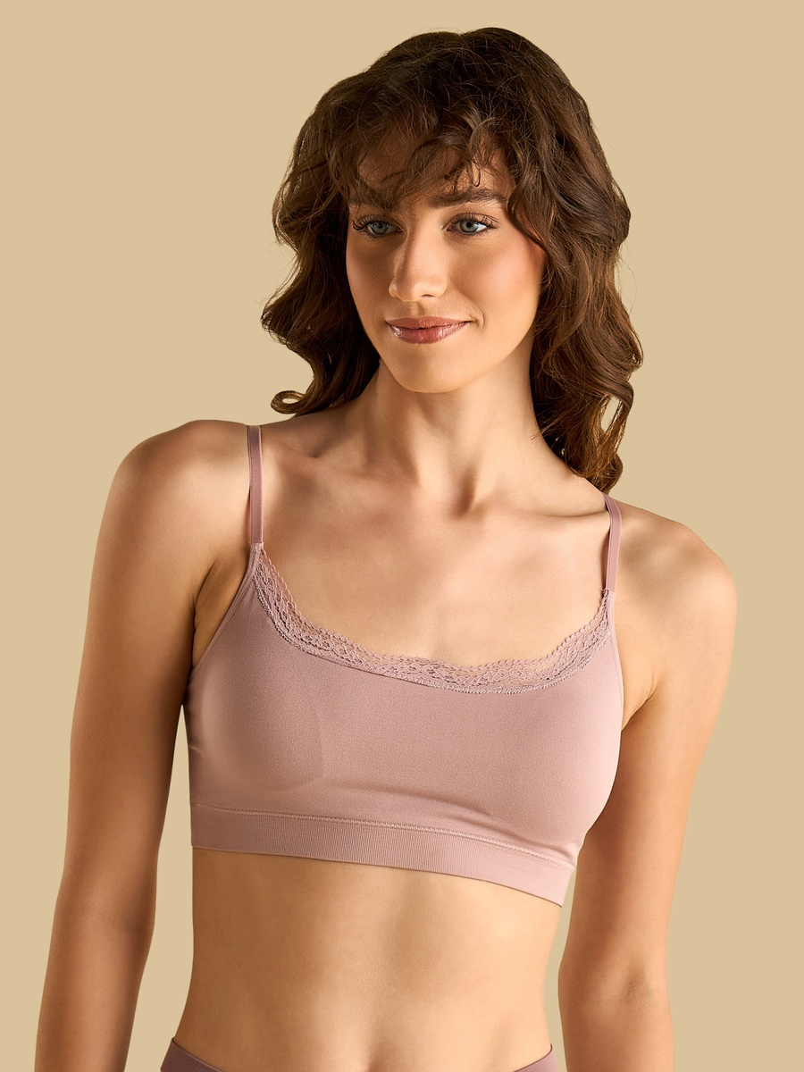 Lace Trim Seamless Crop Top