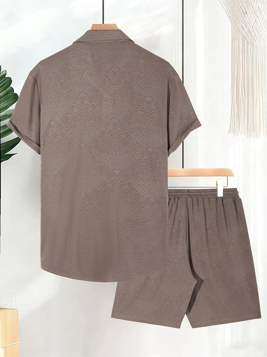 طقم منسق من قميص بأكمام قصيرة وشورت جاكار للرجال - تان