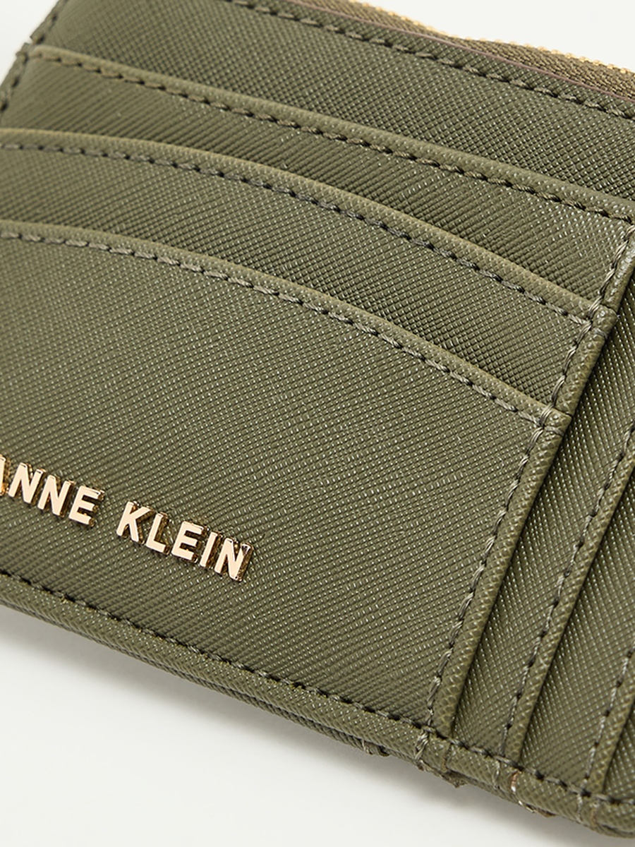 Textured Zippered Wallet
