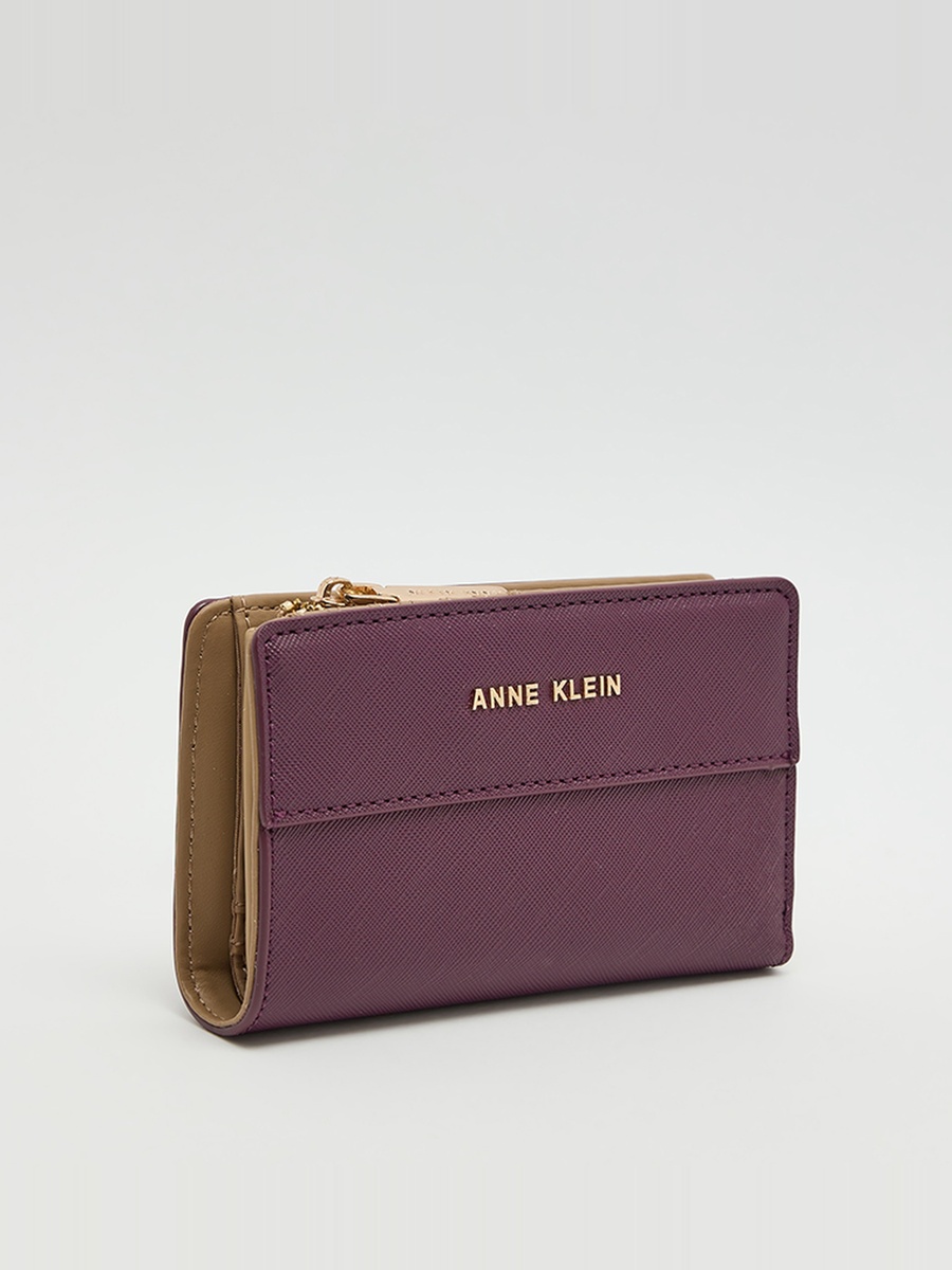 Textured Zippered Wallet