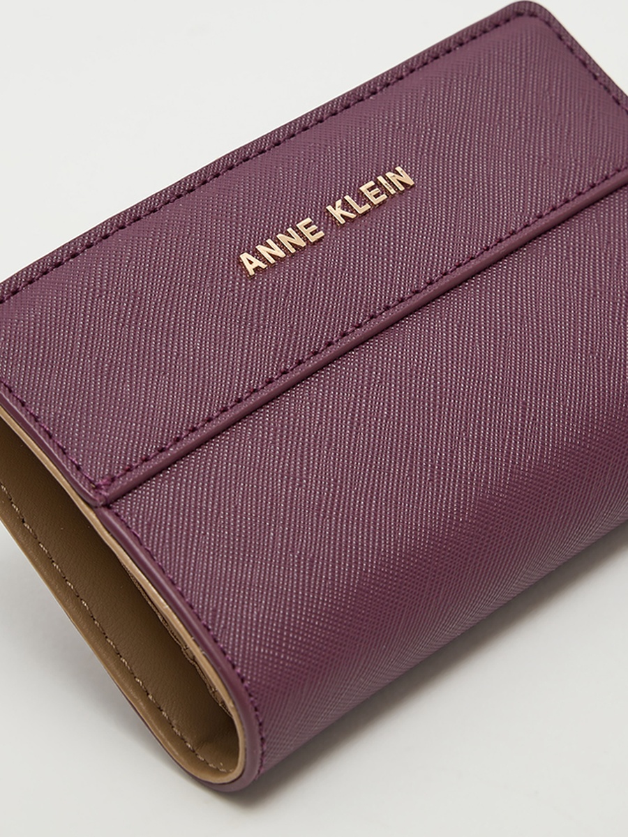 Textured Zippered Wallet