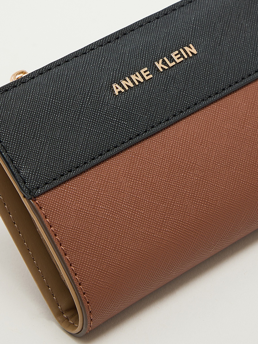 Color Block Zippered Wallet