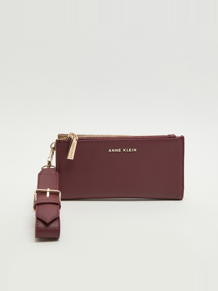 Textured Zippered Wallet