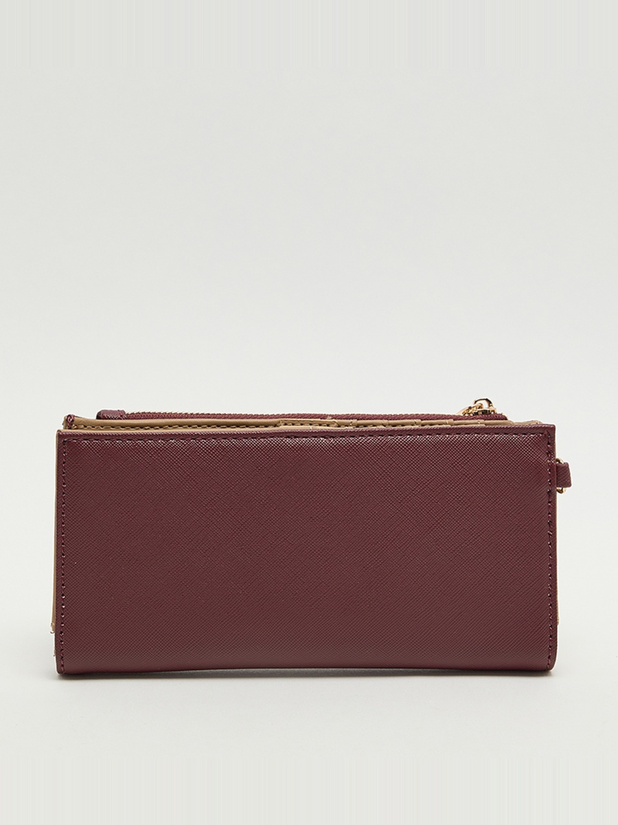 Textured Zippered Wallet