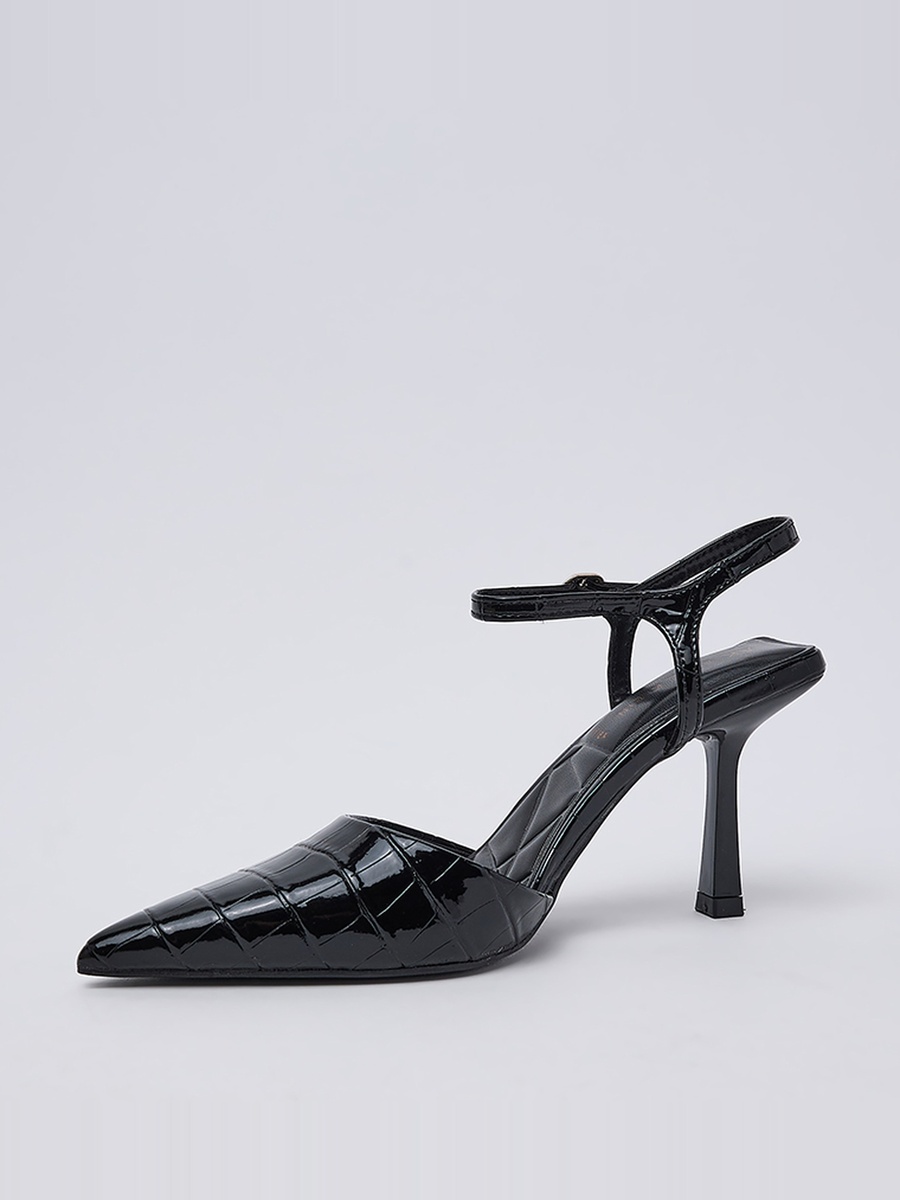 Ibaraa Crocs Textured Ankle Strap Pumps