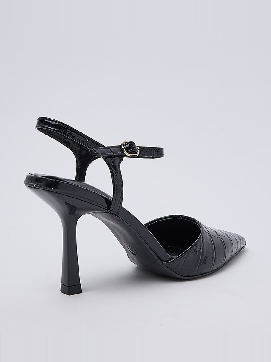 Ibaraa Crocs Textured Ankle Strap Pumps