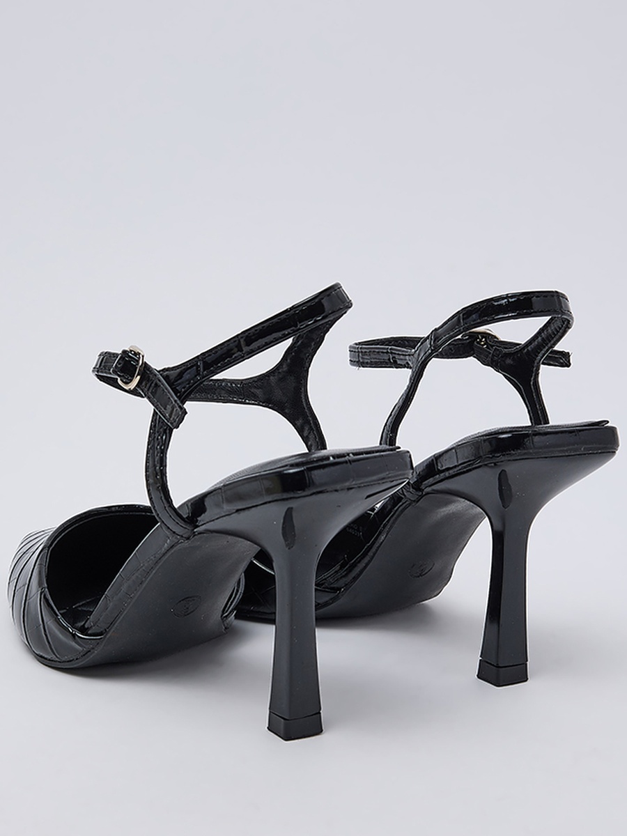 Ibaraa Crocs Textured Ankle Strap Pumps