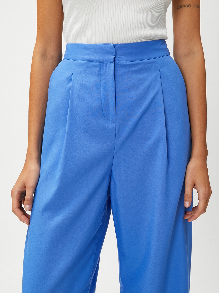 Pleated Trousers with Pocket