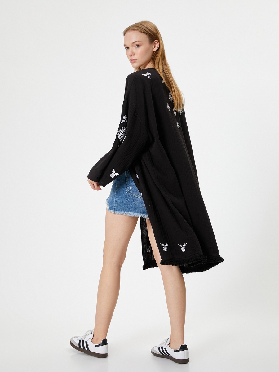 Embroidered Oversized Kimono 