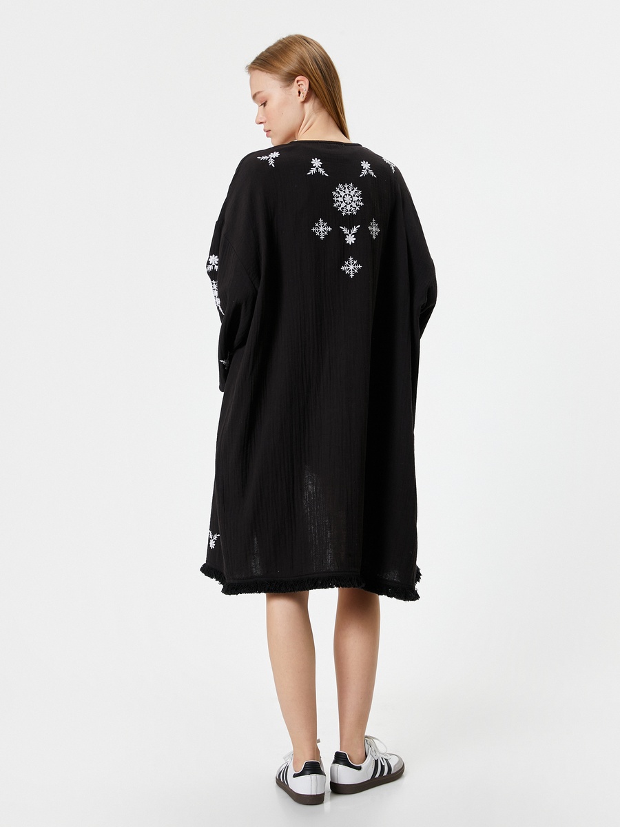 Embroidered Oversized Kimono 