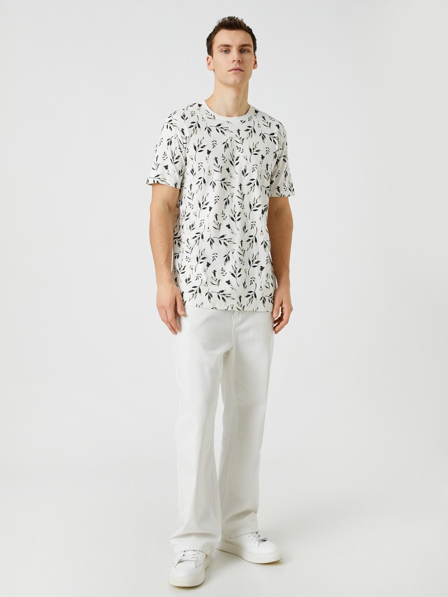 Leaf Printed Crew Neck Slim Fit T-Shirt with Short Sleeves