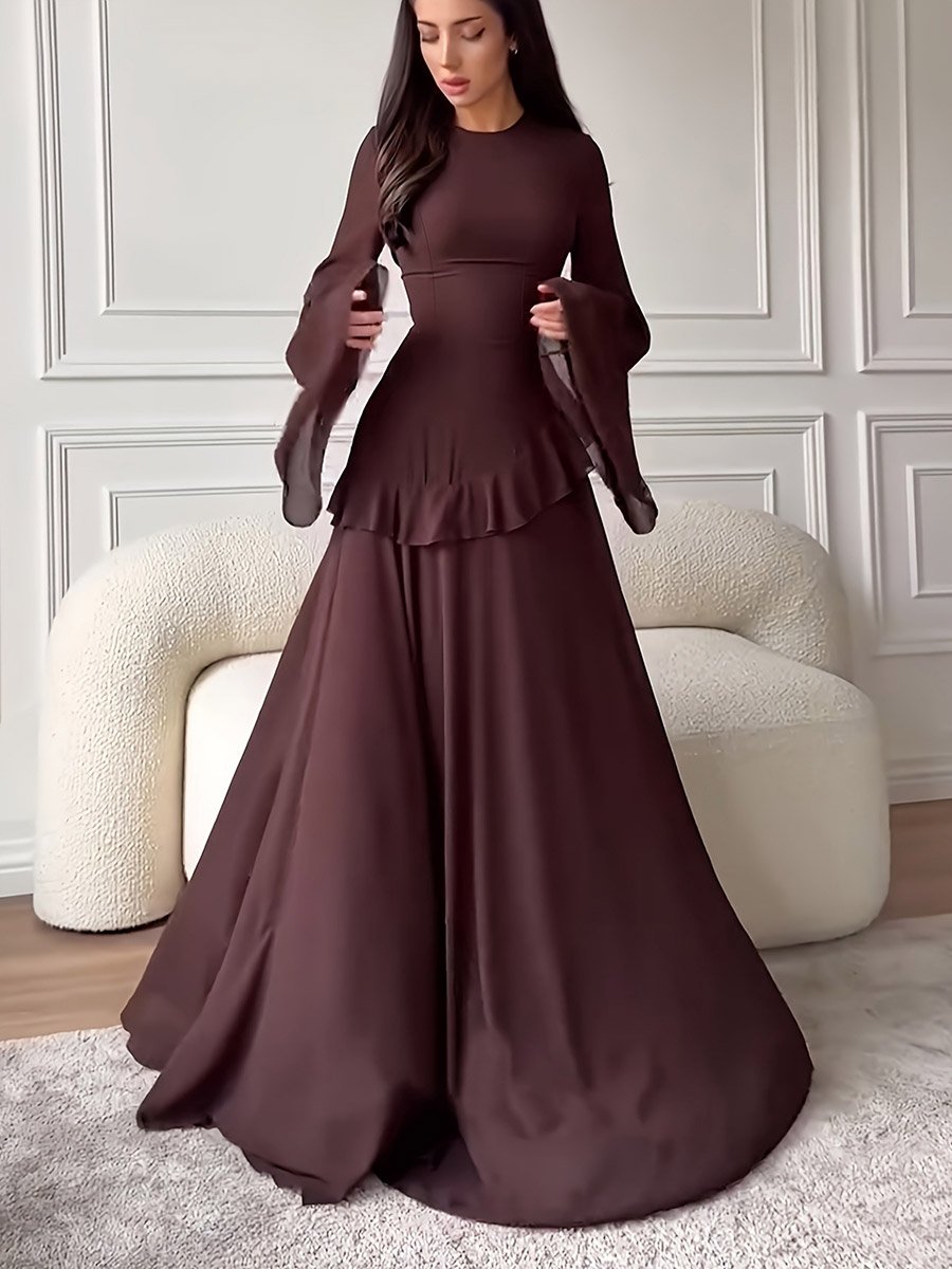 فستان طويل بحافة واسعة سادة ومكشكش