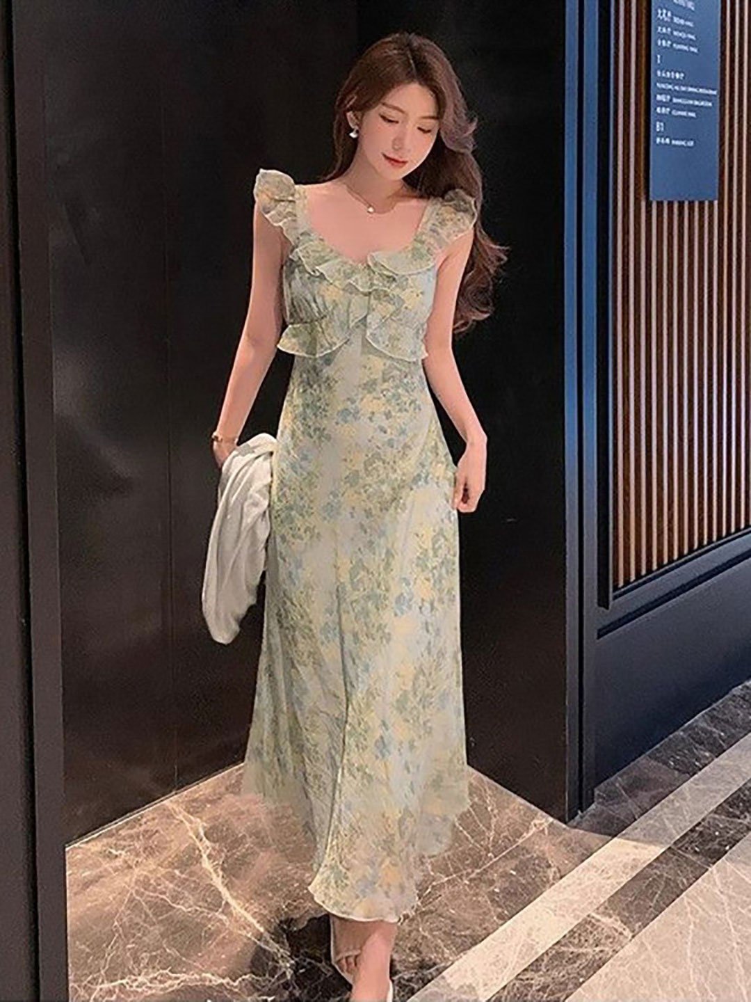 Light Green Floral Print Ruffled Sleeve Midi Dress