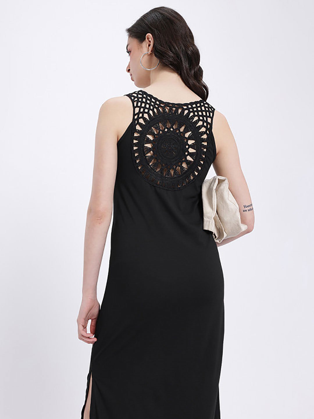 Black Embroidered Back Side Slit Midi Dress For Women at Bahrain | Styli