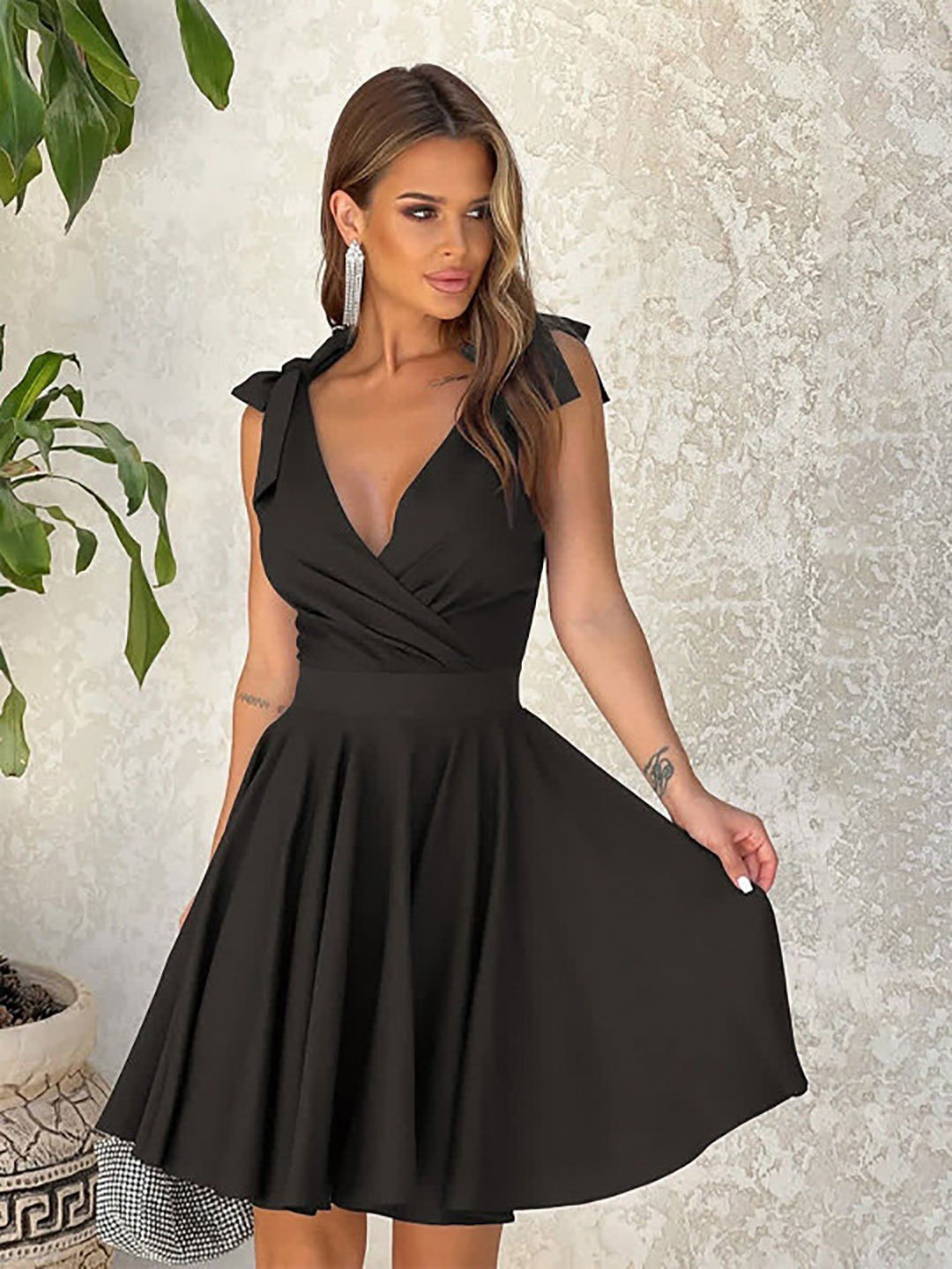 Black Sleeveless Tie-Detail Knee Length Dress