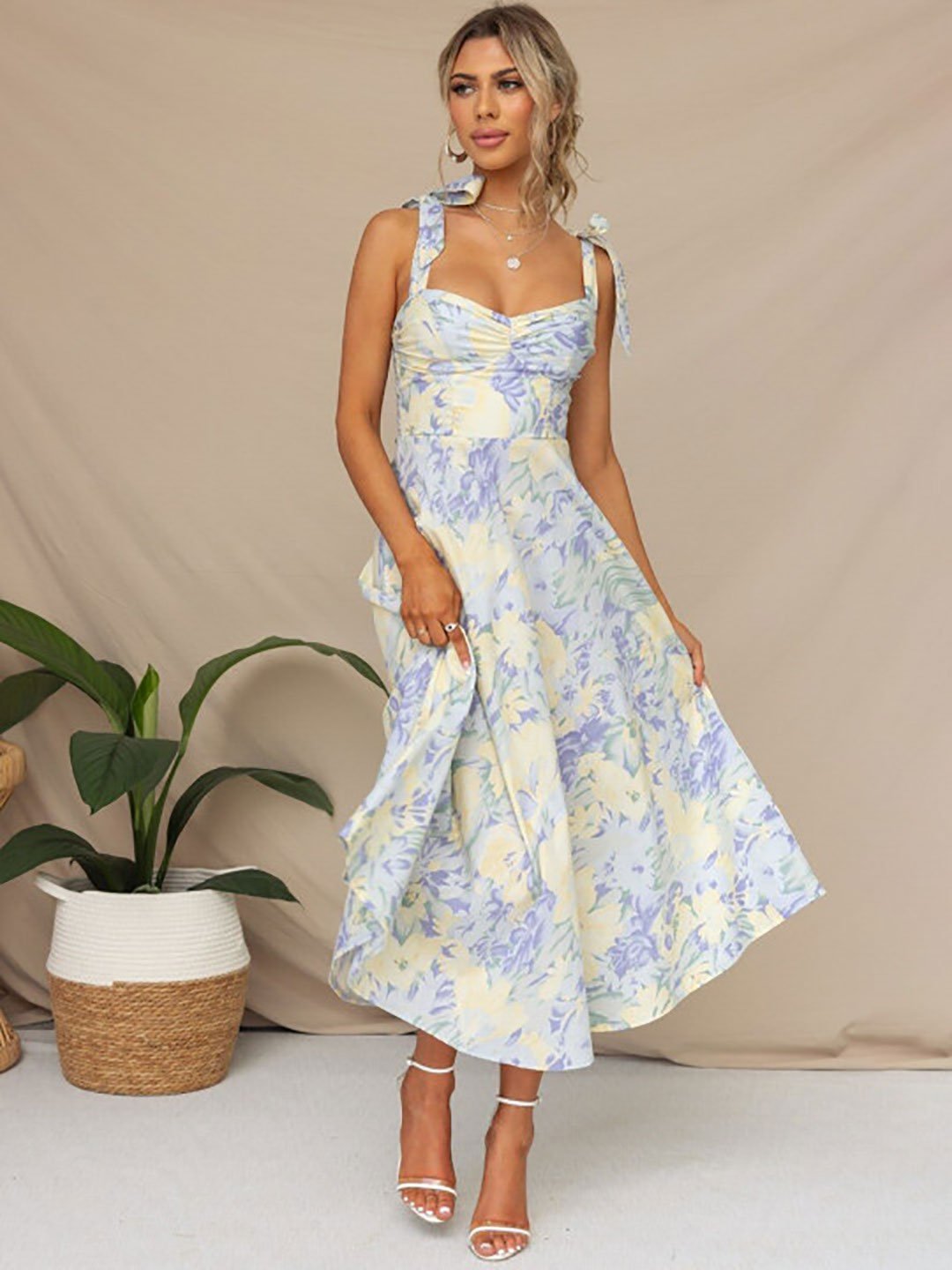 Blue Floral Printed Sleeveless Chiffon Maxi Dress For Women at Bahrain | Styli Blue Floral Printed Sleeveless Chiffon Maxi Dress For Women at Bahrain | Styli