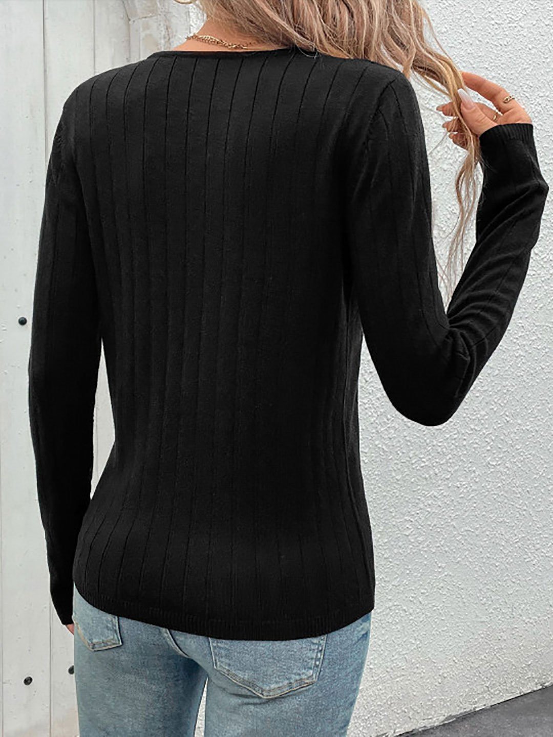 Black Long Sleeve V-Neck Knit Top