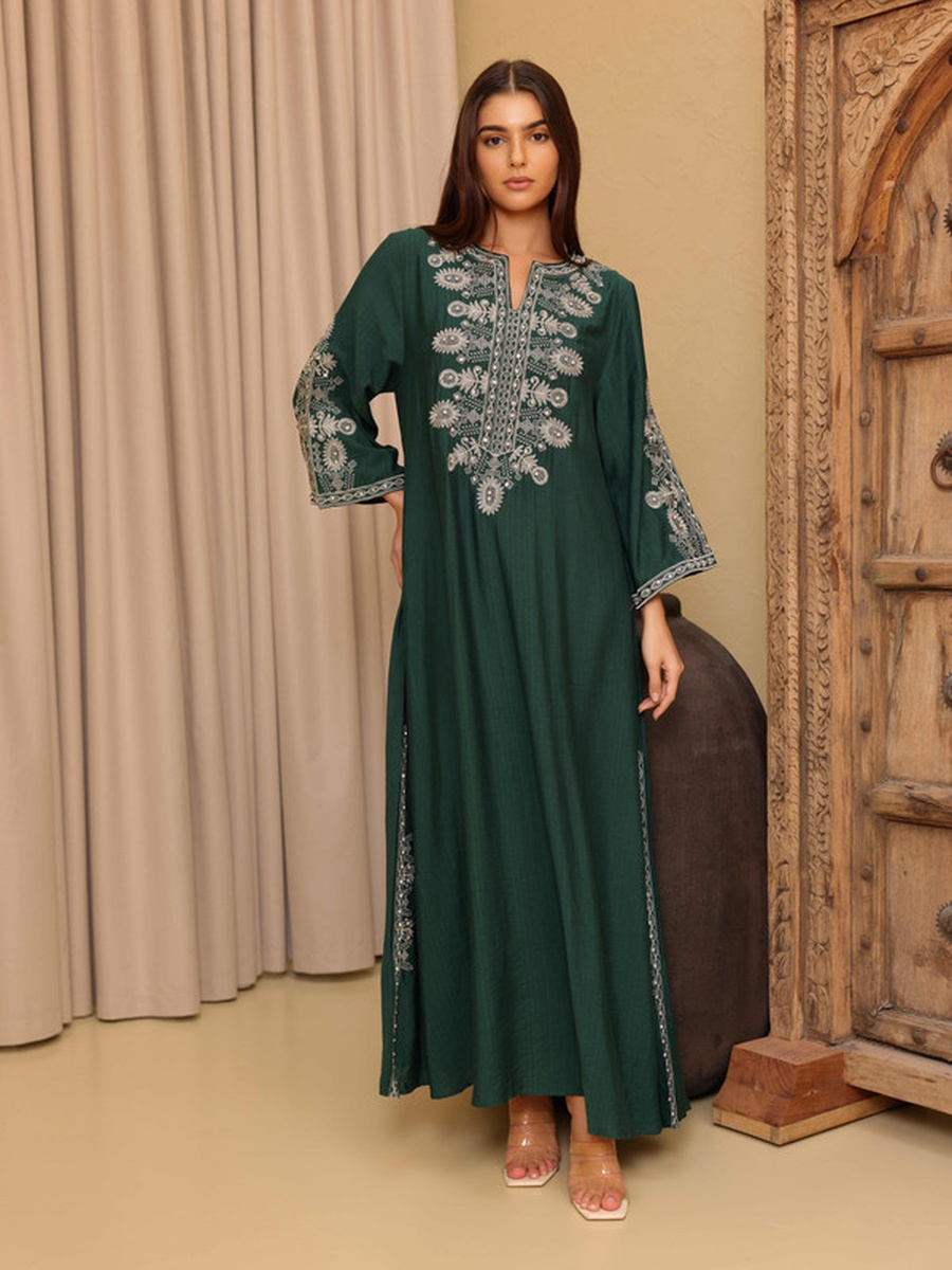 Notch Neck Embroidered Jalabiya