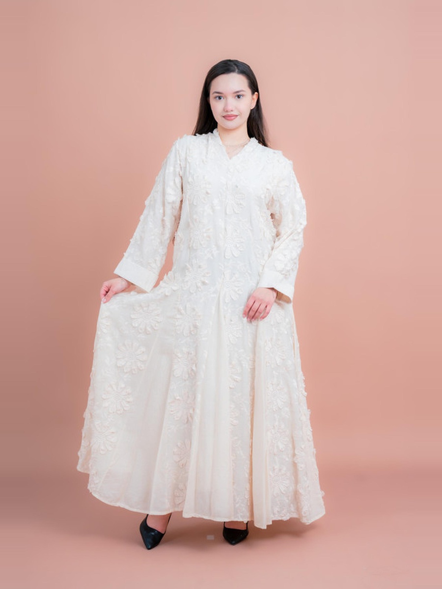 Soft Petals Embroidered Jalabiya