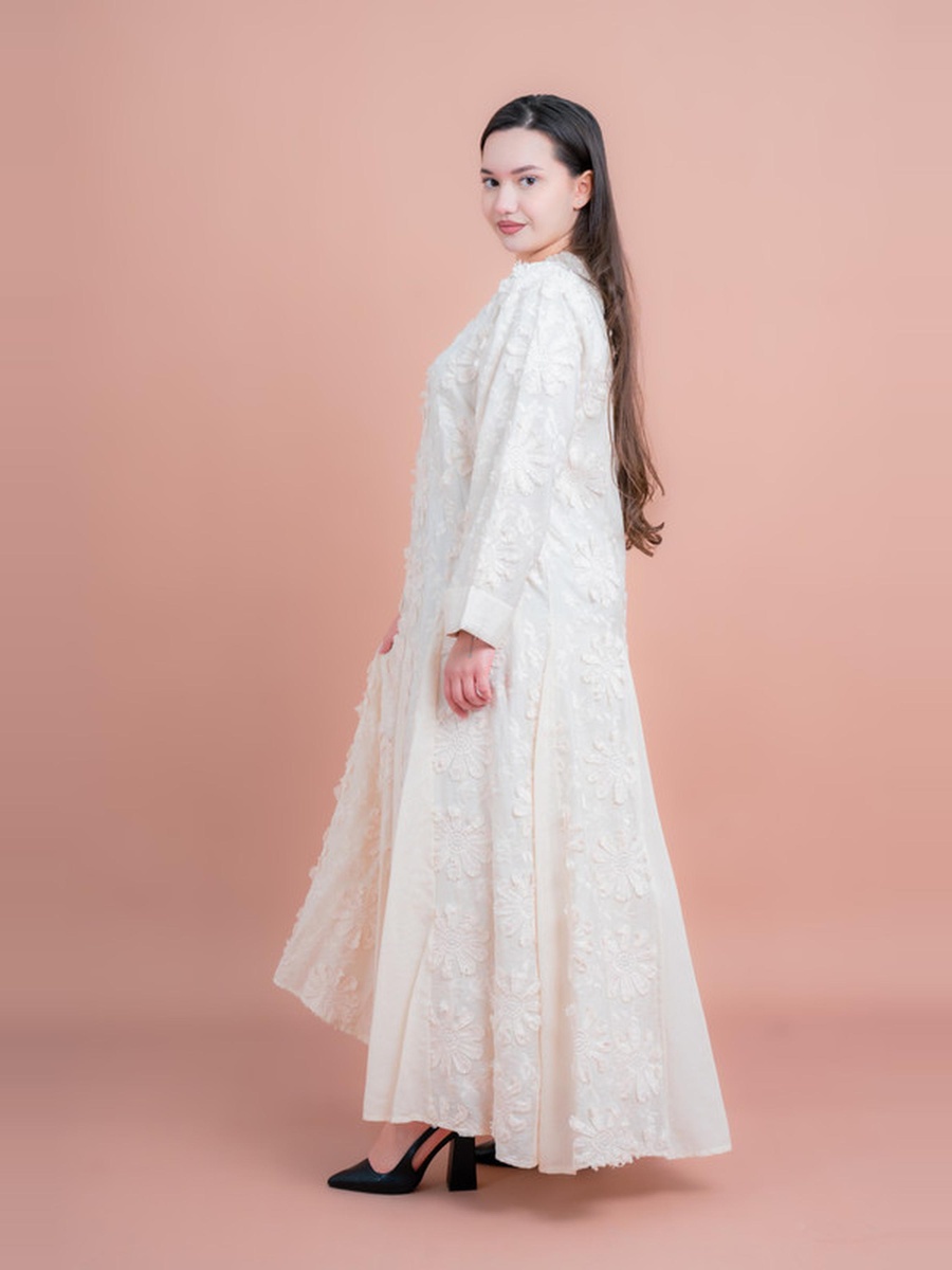 Soft Petals Embroidered Jalabiya