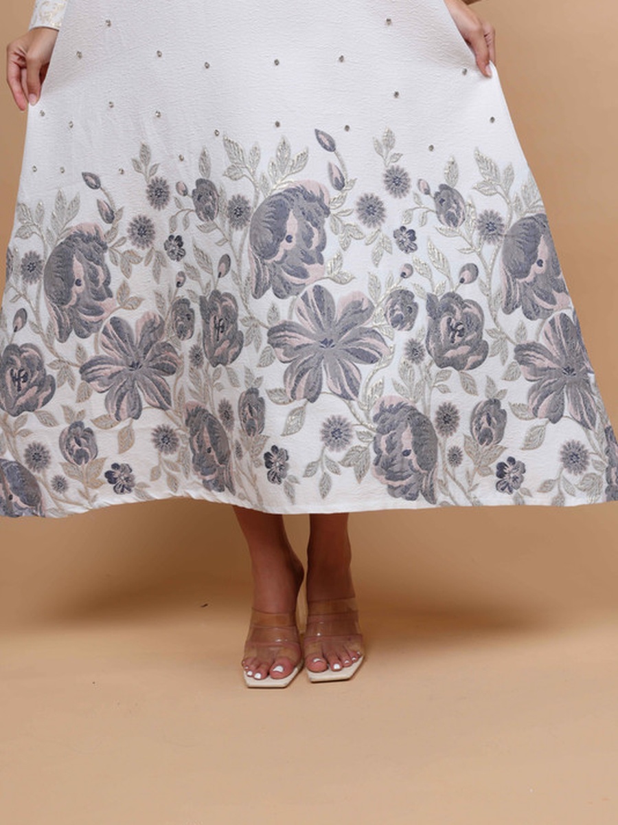 Floral Pattern Embellished Jalabiya