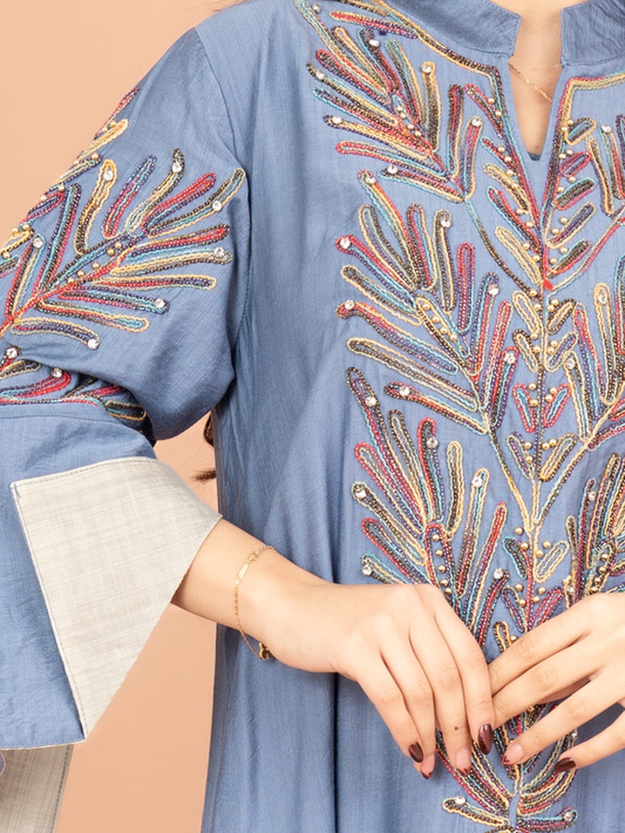 Crystal-Embellished Embroidered Jalabiya