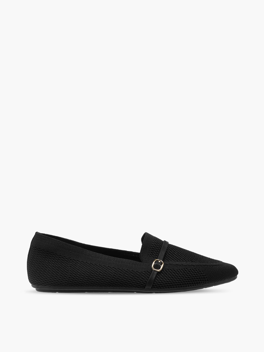 Women Buckle Detail Shoes