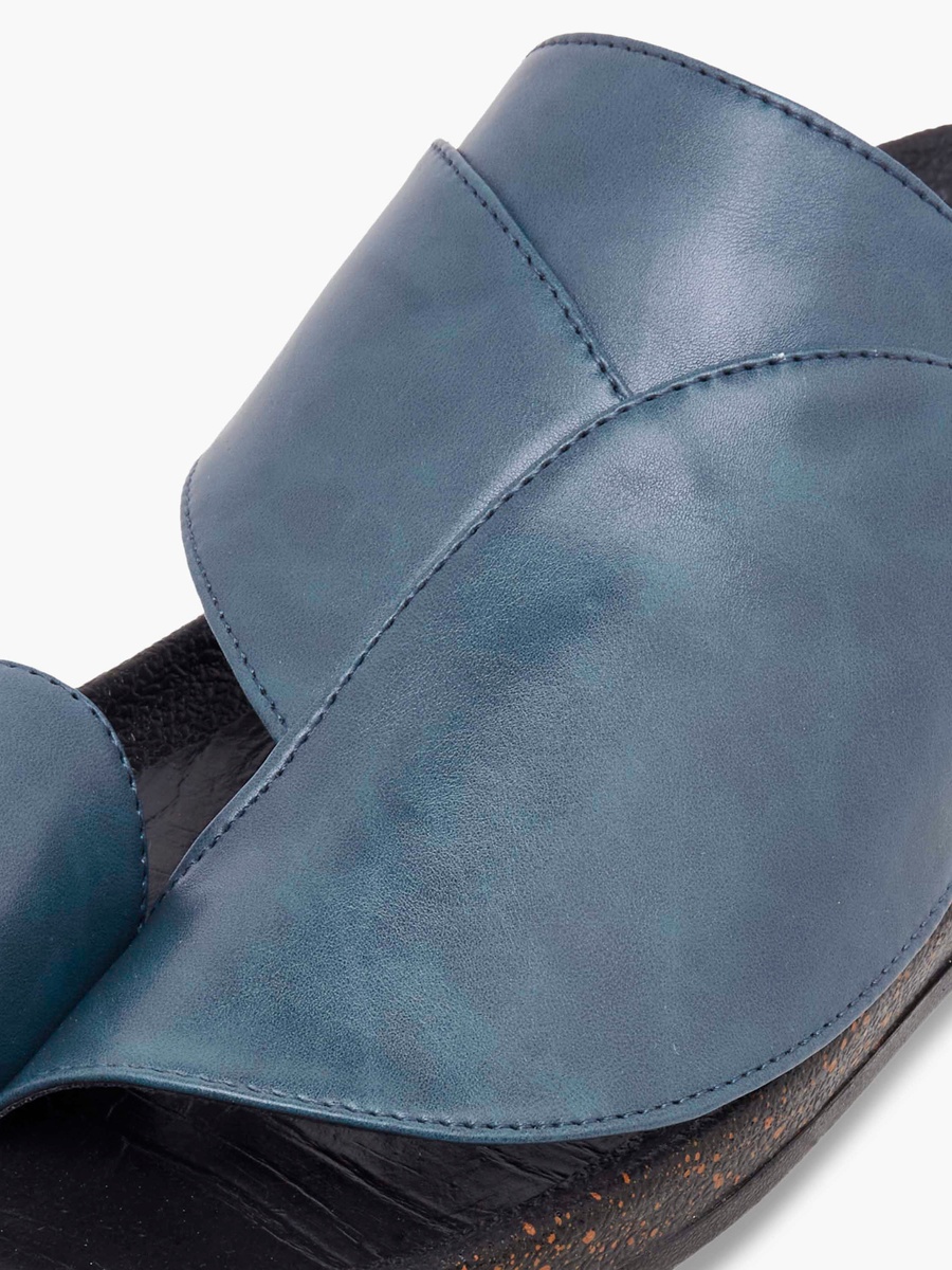 Men Toe Loop Detail Arabic Sandals